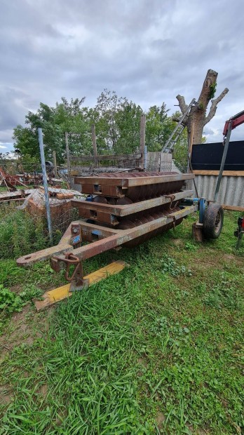 Közúton vontatható gyűrűshenger eladó