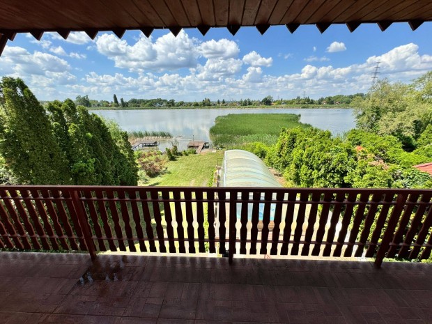 K�zvetlen v�zparti csal�di h�z �pork�n most jelent�s �rengedm�nnyel!!!