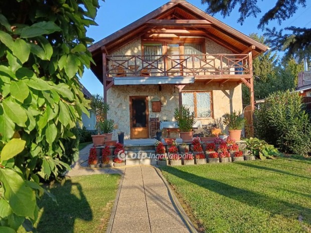 K�zvetlen v�zparti nyaral� Szigetcs�pen