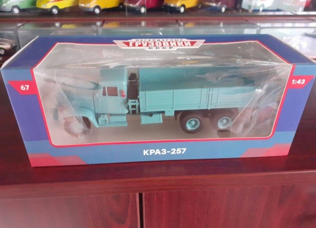 Kraz 257 hossz platos (Legendarnie Tgk) kisauto modell 1/43 Elad