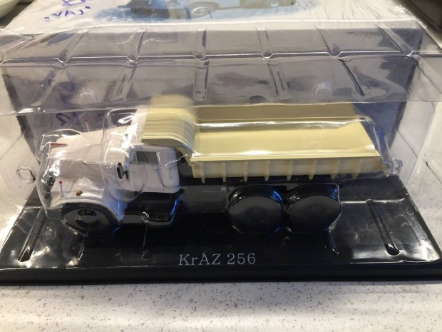 Kraz  256 1/43 modell j