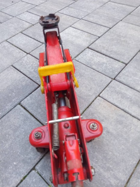 Krokodil, hidraulikus emelő