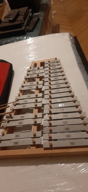 Kromatikus metalofon tokban (xilofon, glockenspiel)