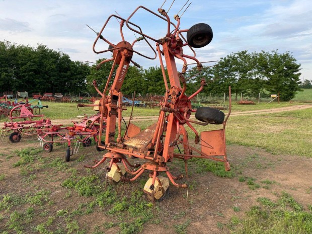 Krone 640-6 rendterítő, rendkezelő, MTZ kategória