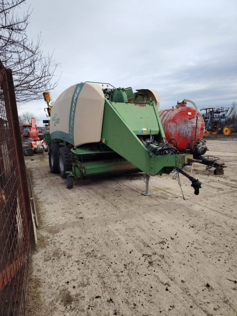 Krone Big Pack 1290 sz�gletes b�l�z�