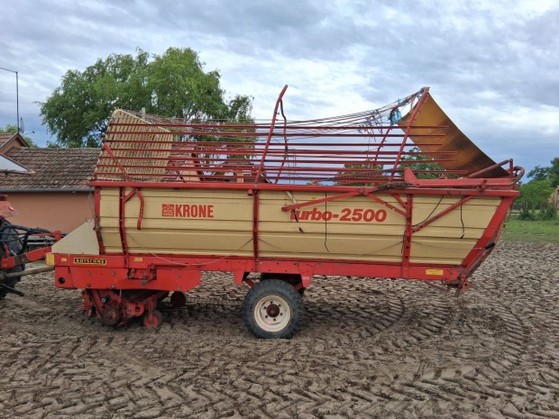 Krone Turbo-2500 tp 25 kbs lemezoldalas hamszter rendfelszed kocsi