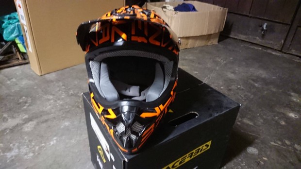 Krossz b�k�sisak