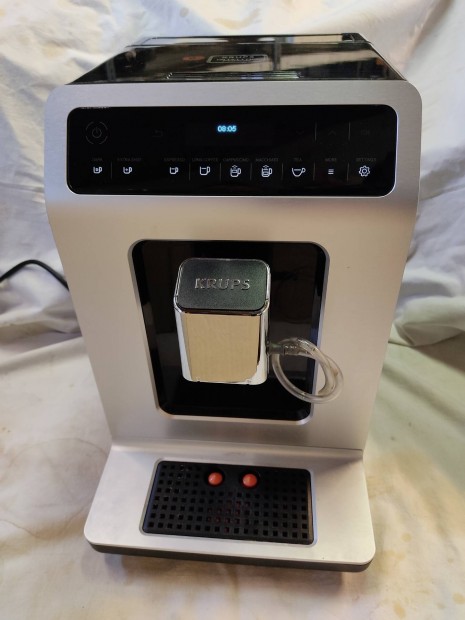 Krups Quattro Force Ea891D Cappuccino full automata kvfz