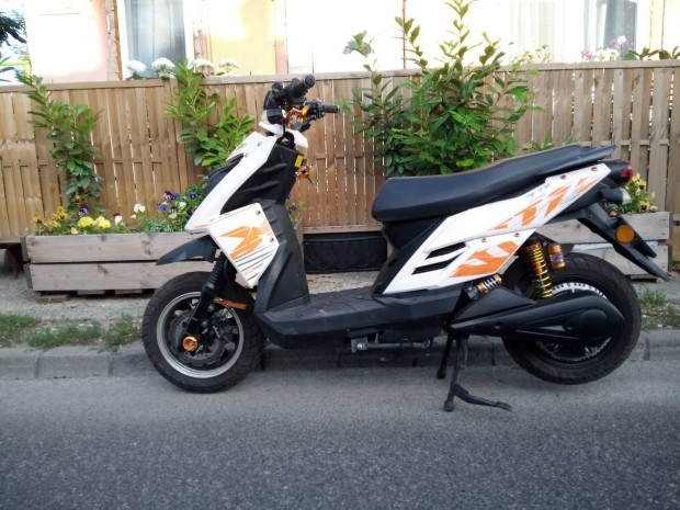 Ksr elektromos robog jszer llapotban olcsn elad