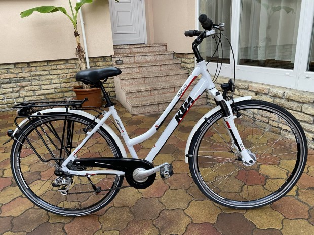 Ktm 28-as aluvázas agydinamós Trekking kerékpár