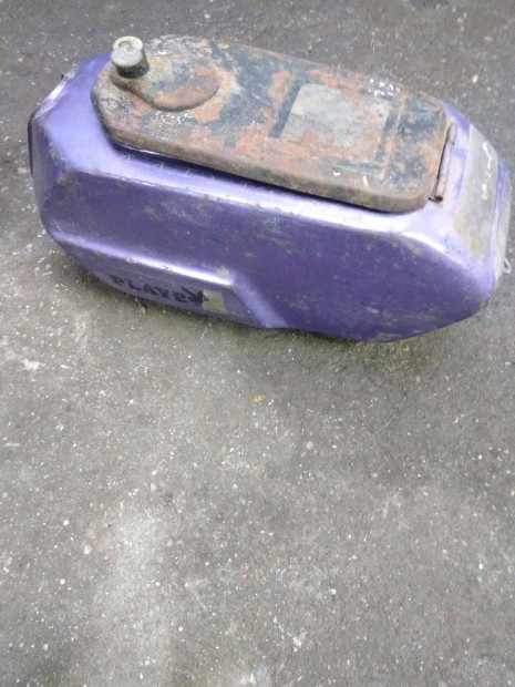 Ktm comet benzintank olcsn elad