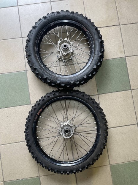 Ktm kerekek, gumik 
