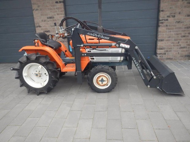 Kubota 1500 / 1502 homlokrakodó kistraktor