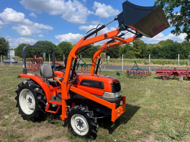Kubota 27LE japán traktor yanmar iseki goldoni carraro agt john deere