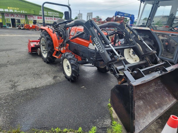 Kubota 27LE japán traktor yanmar iseki goldoni carraro agt john deere