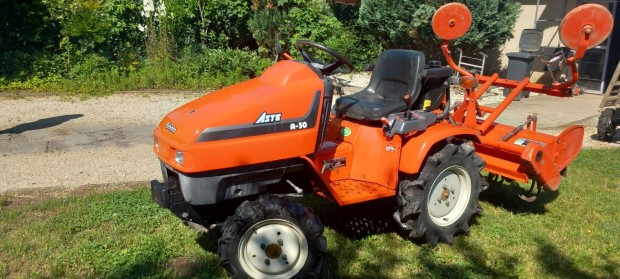 Kubota Astra 13.5 le traktor talajmarval elad