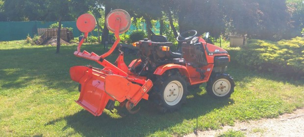 Kubota Astra. 13.5 Le Traktor elad