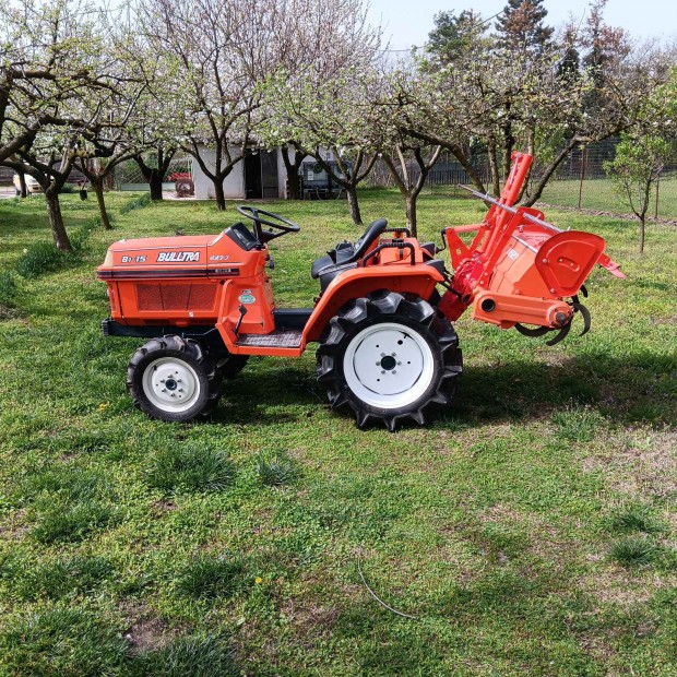 Kubota B1 bultra 4x4 kisraktor kis traktor 15LE