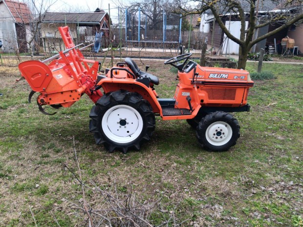 Kubota B1 kistraktor kis traktor 4x4 15LE csere mini markol