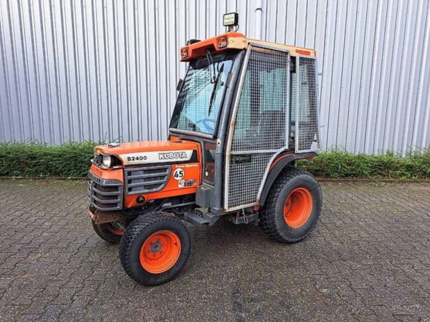 Kubota B2400 Traktor 