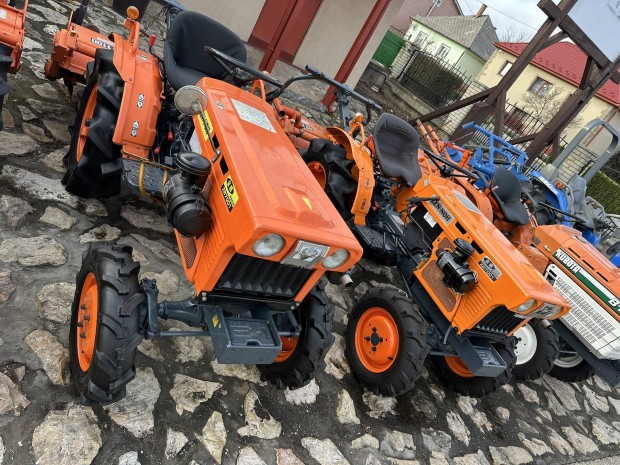 Kubota B7001 4X4 japn traktor