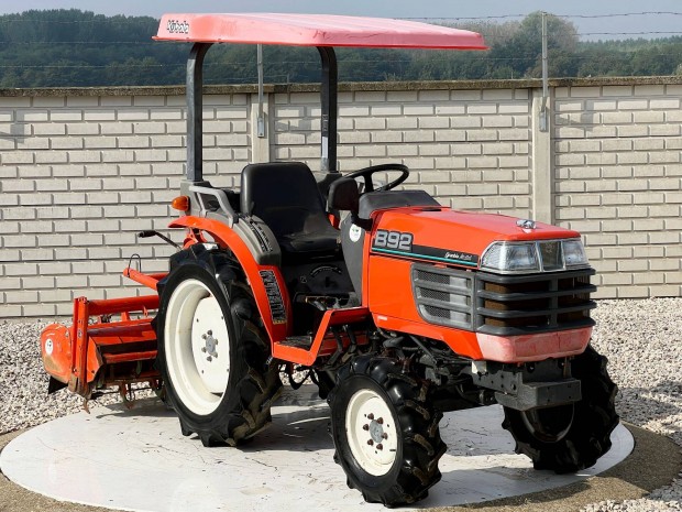 Kubota B92 japn kistraktor