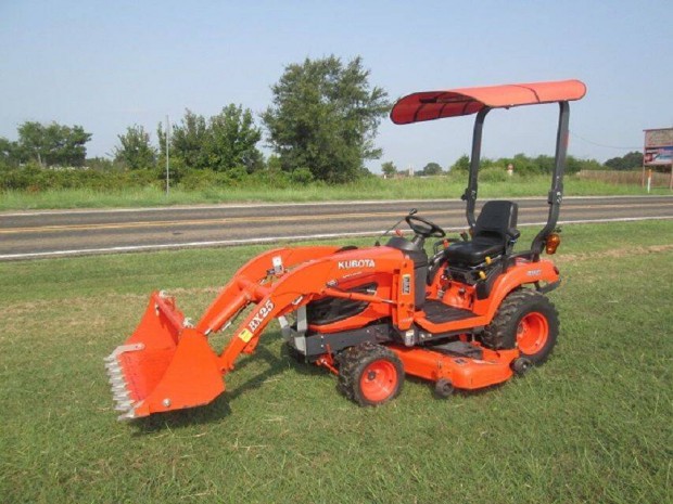 Kubota BX25 TLB traktor