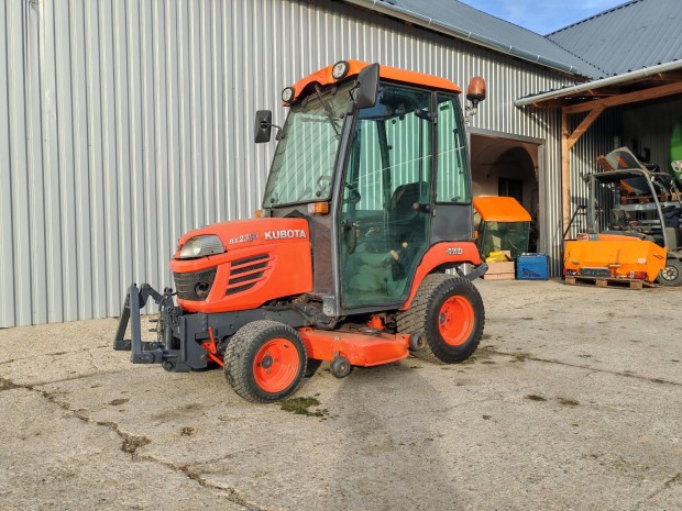 Kubota Bx2350 kommunlis traktor htol john deere 