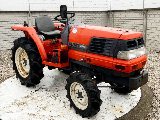 Kubota GL220 japn kistraktor