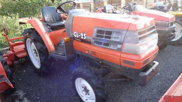 Kubota GL23 Japán kistraktor talajmaróval!