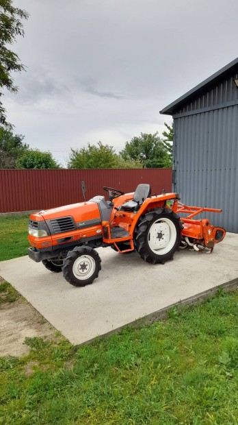 Kubota GL240 Japán Kistraktor eladó.