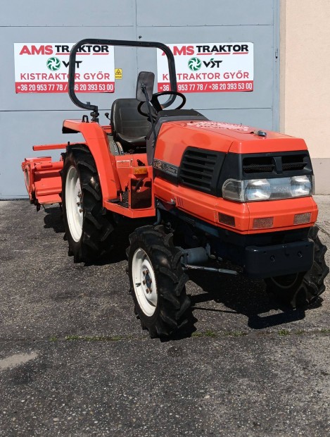Kubota GL240 összkerekes, szervós 24 LE traktor, gyári talajmaróval