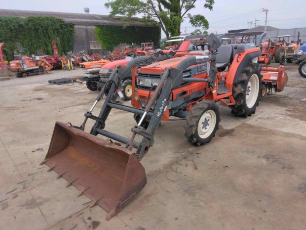 Kubota GL261, homlokrakods traktor