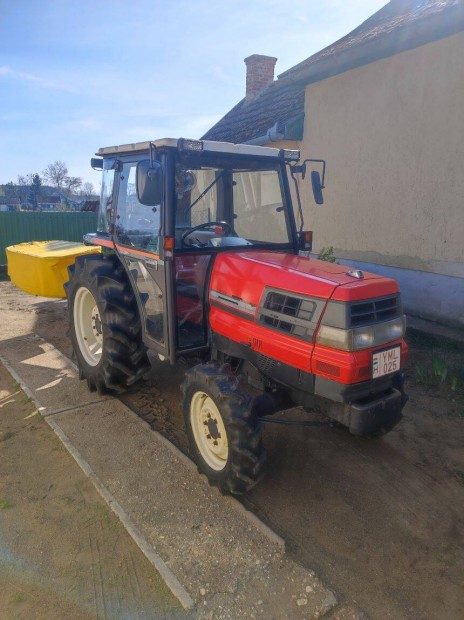Kubota GL32 kistraktor traktor alkatr�sz elad�