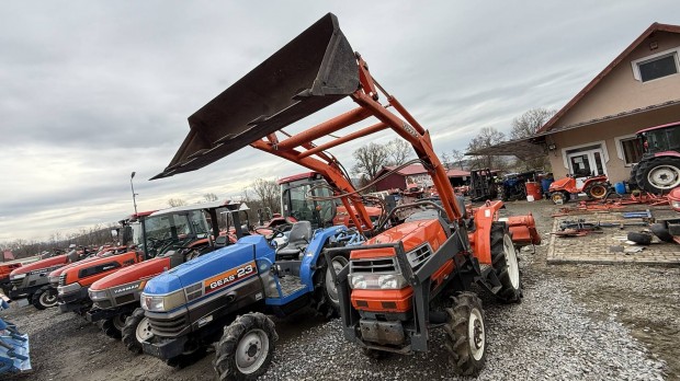 Kubota GL-19 homlokrakod�val - megb�zhat� jap�n kistraktor elad�