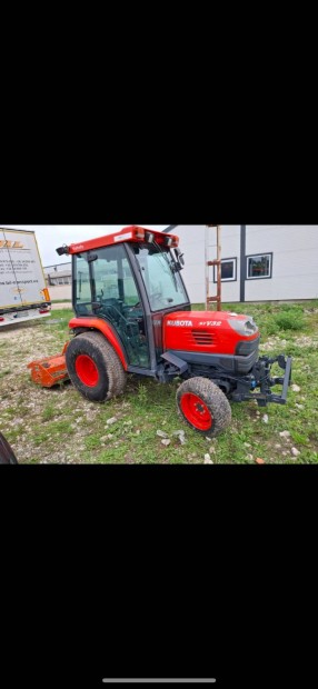 Kubota STV32 kommunlis traktor