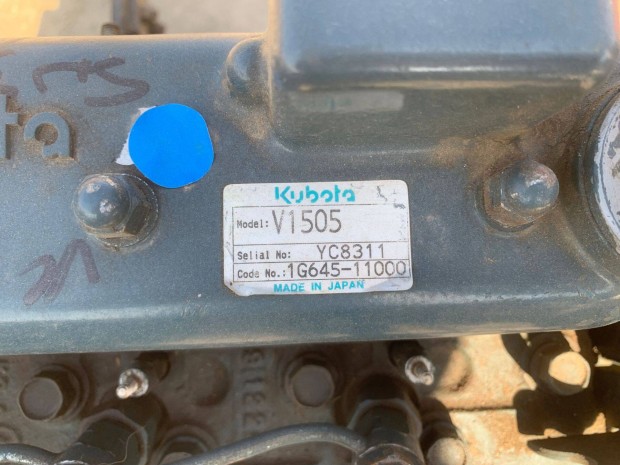 Kubota V1505 4 hengeres motor