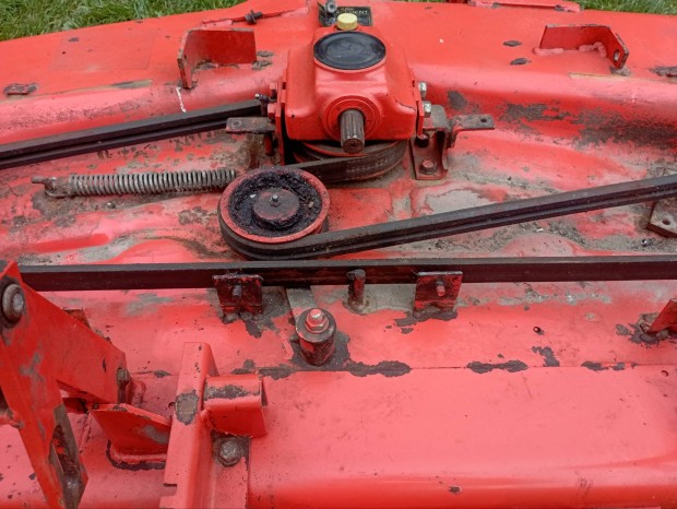 Kubota fűnyíró adapter kaszaház szárzúzó