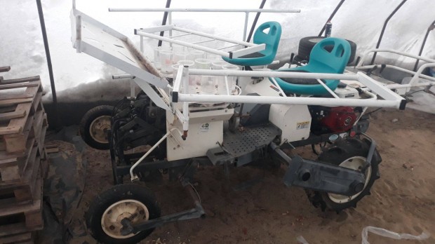 Kubota �nj�r� pal�nt�z�