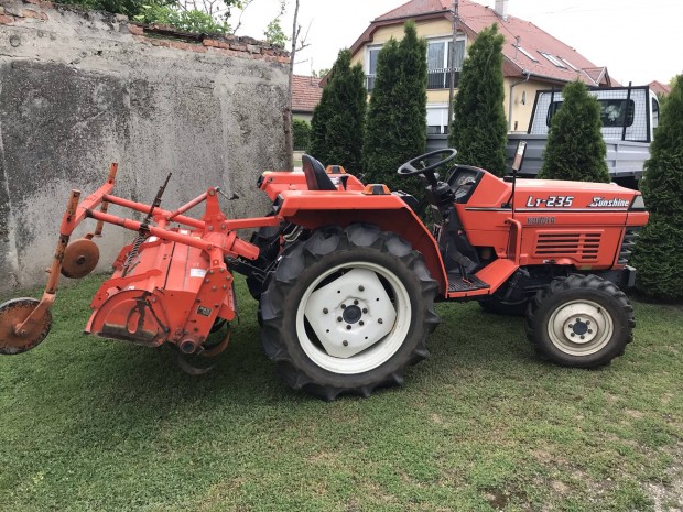 Kubota traktor 