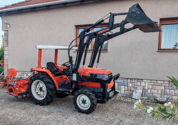 Kubota traktor rakodós 4x4 dízel rakodógép talajmaróval