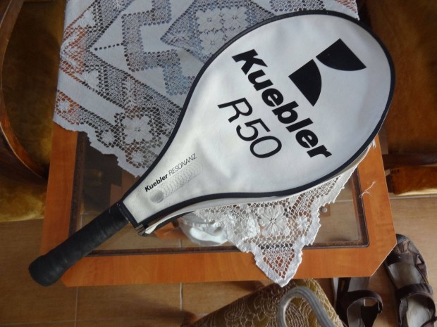Kuebler R50 Rezonanz Teniszütő