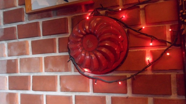Kuglóf forma zománcozott piros színben konyhába vintage dekoráció