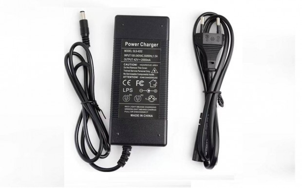 Kugoo rollerhez töltő 42V 2A. DC 5,5mm csatlakozóval