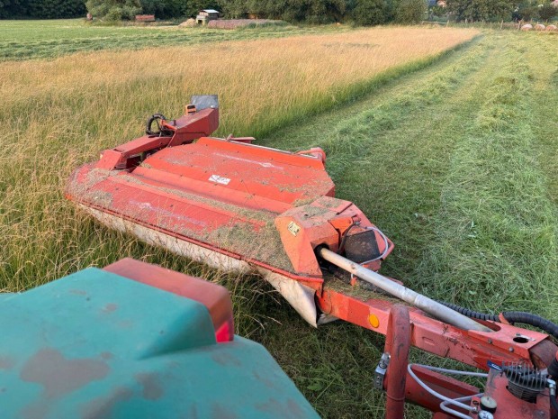 Kuhn 3m-es tárcsás (diszkes) fűkasza