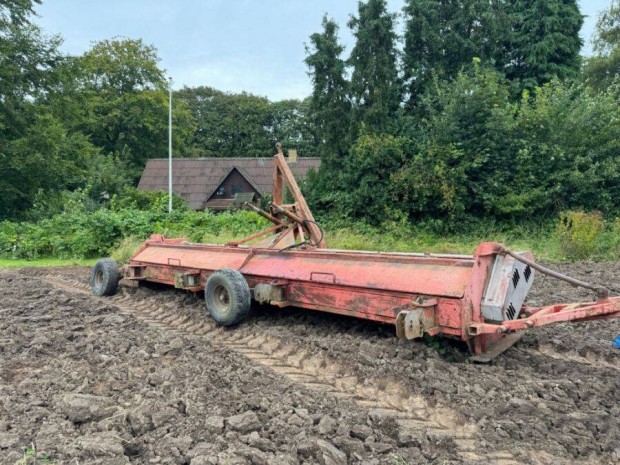 Kuhn 6 mteres szrzuz