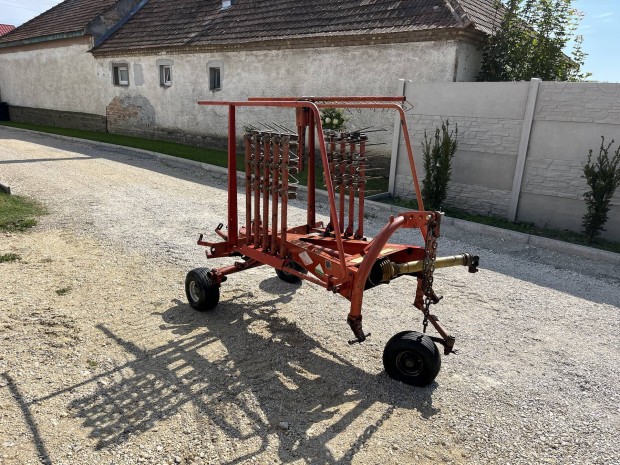 Kuhn GA 301 rendsodró