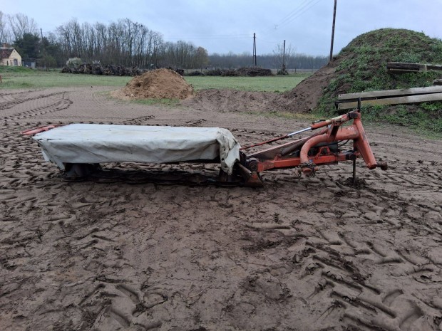 Kuhn gmd 66 tip 240 cm munkasz�les�g� t�rcs�s diszkes kasza f�kasza