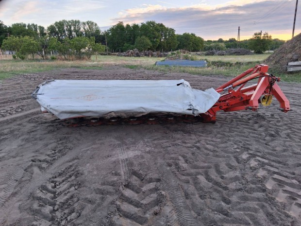 Kuhn gmd 700 gll típusú 280 cm széles tárcsás diszkes kasza fűkasza