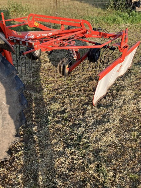 Kuhn rendképző (20 ha dolgozott)